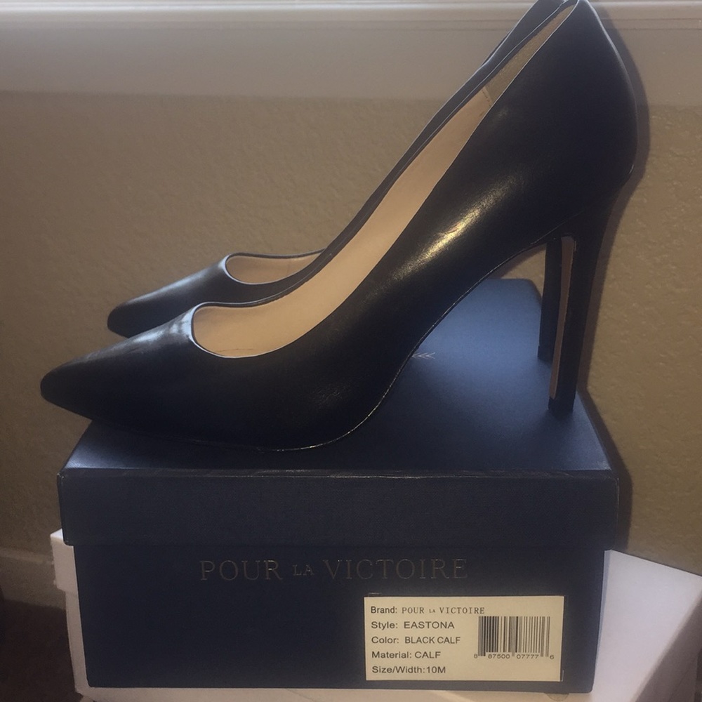 Pour La Victoire Black Pump